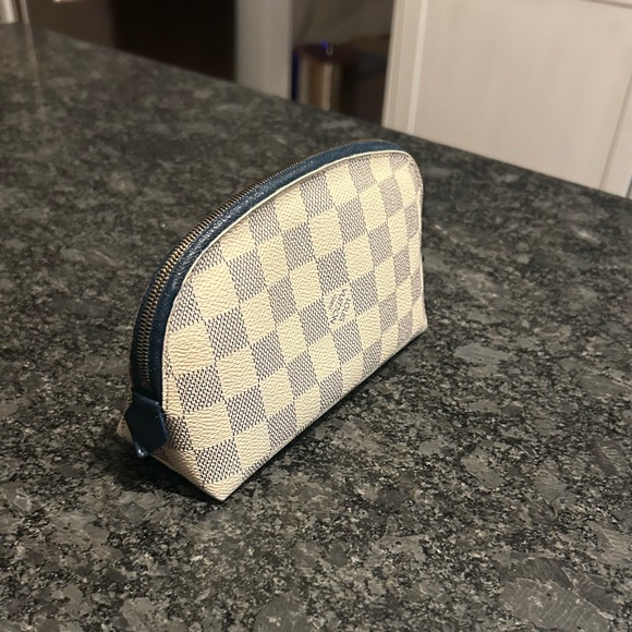 Louis Vuitton Handbags - 🦁 Louis Vuitton Damier Azur Bag